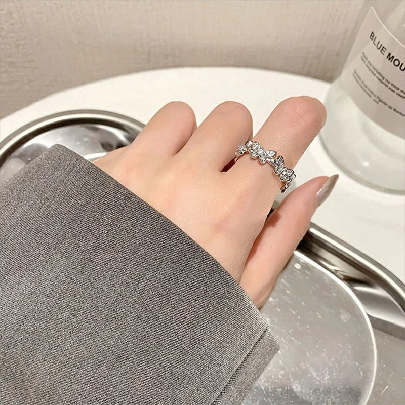 Fashion Silver Color Dancing Moving Butterfly Rings Dainty Insect Minimalist Rings for Women French Jewlery 2022 Trend Anillos