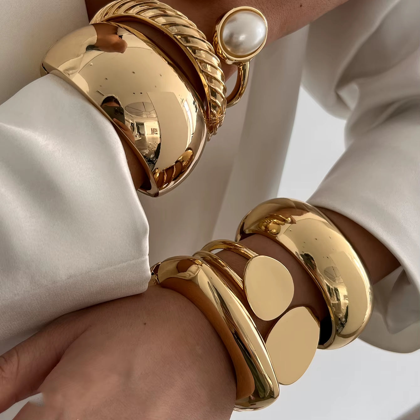 Exaggerated Punk Smooth Heavy Metal Chunky Spring Bangles Women Hip Hop Gold Color Arm Bracelet Steampunk Men Jewelry