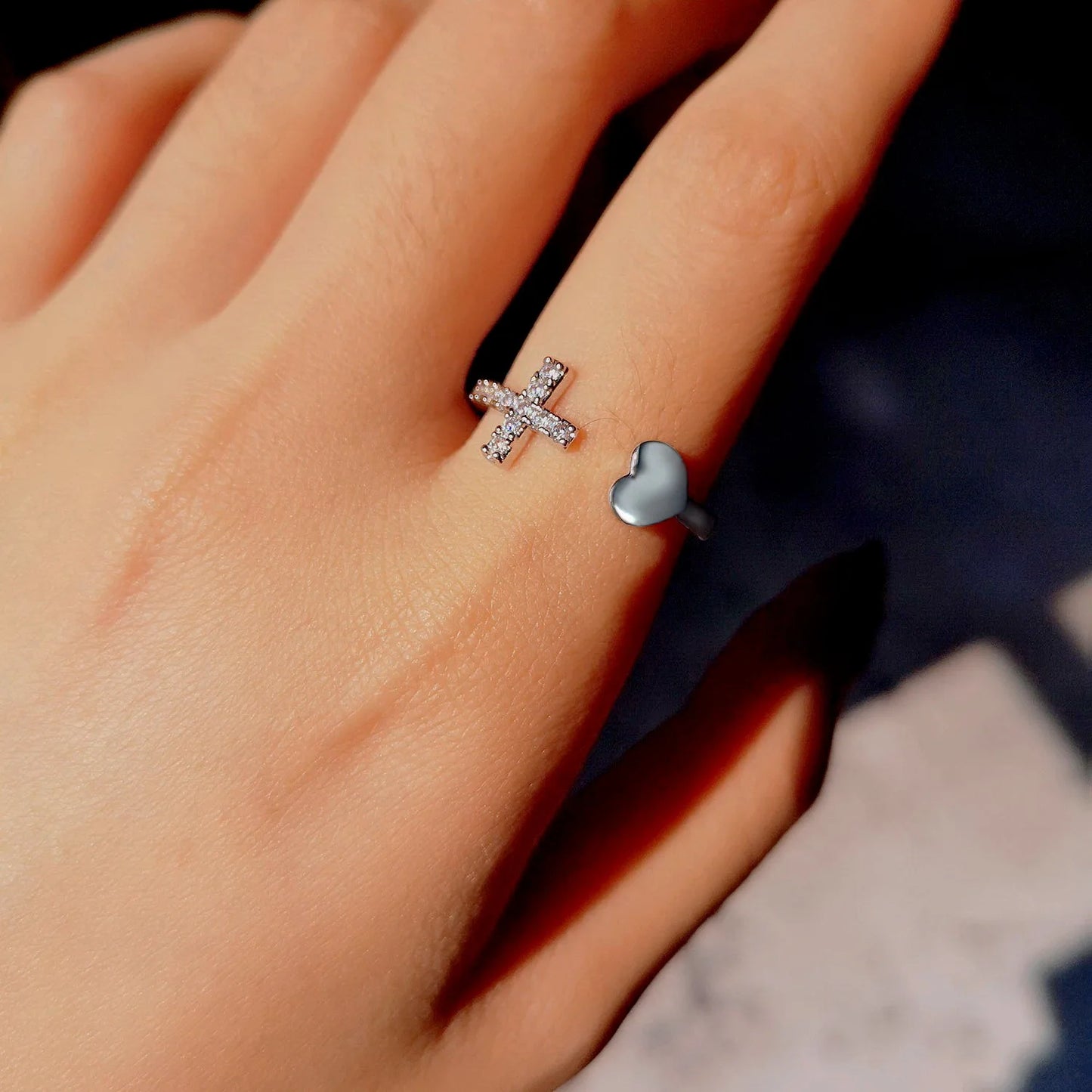 Fashion Silver Color Dancing Moving Butterfly Rings Dainty Insect Minimalist Rings for Women French Jewlery 2022 Trend Anillos